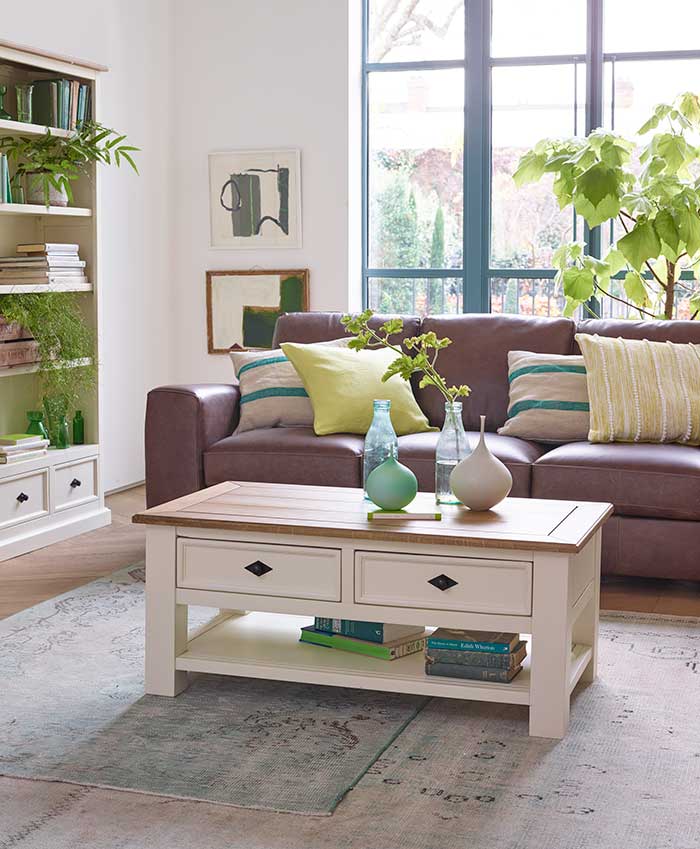 How to Maximise Space in a Small Living Room | The OFL Blog