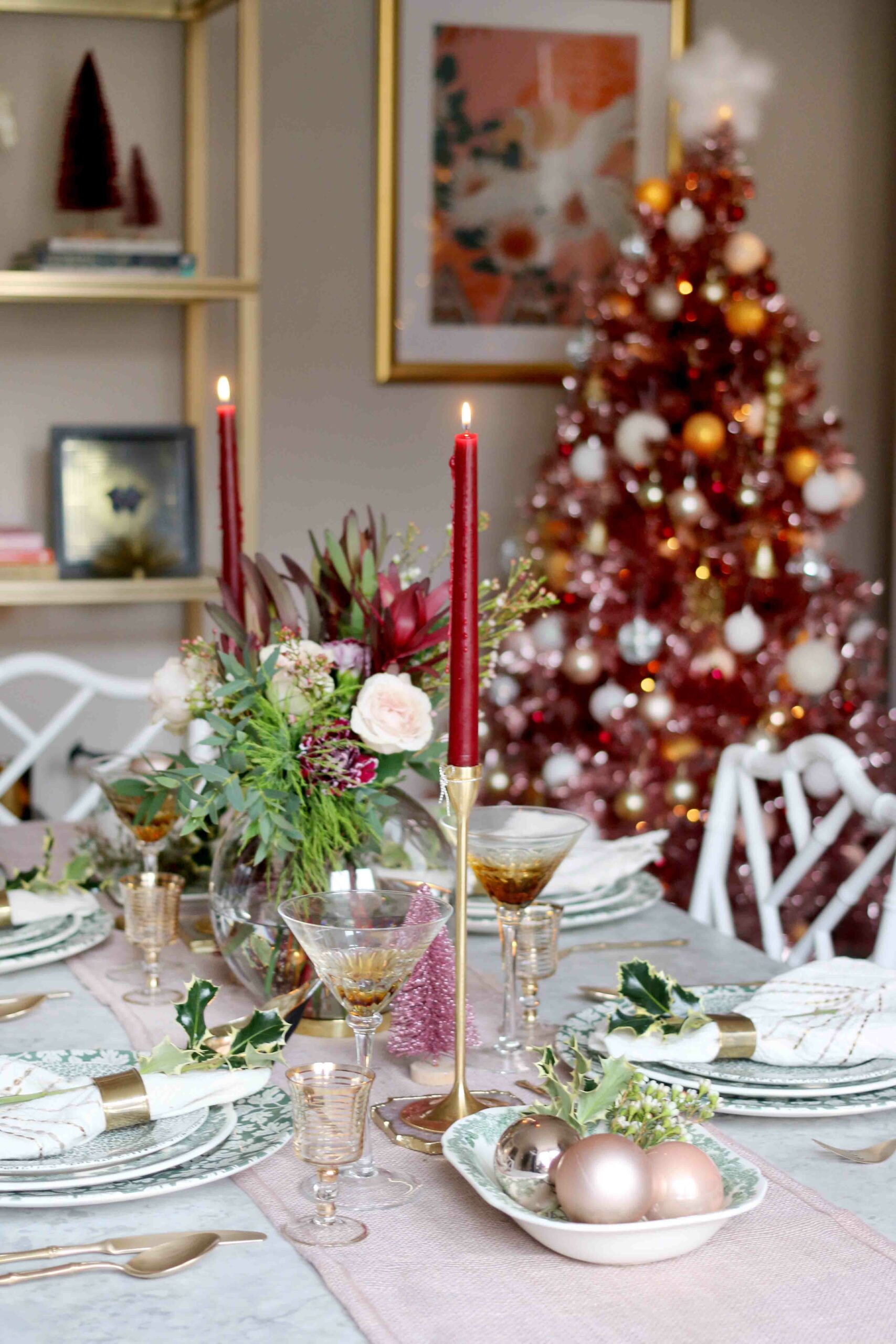 How to combine traditional and contemporary elements on your Christmas ...